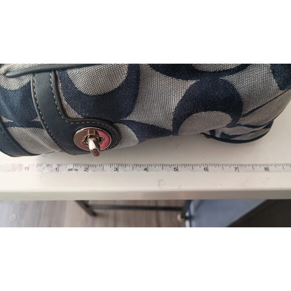 Y2K Coach Signature Handle satchel/bag Jacquard turn key side pockets - Picture 9 of 10